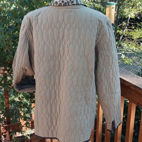 D & Co. Reversible Green Corduroy Quilted and  Leopard Quilted Jacket - Picture 5 of 14